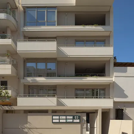 Leste Urban Living, A Stylish For 2, Centraly Located, With Private Parking!