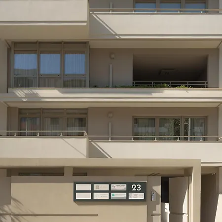 Apartment Leste Urban Living, A Stylish For 2, Centraly Located, With Private Parking!
